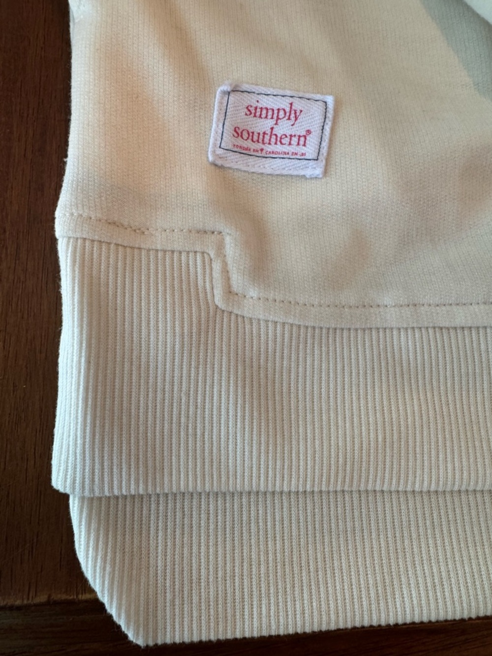 Simply Southern Cream Pullover with 'HOT MESS' textured logo on front XL - Picture 3 of 5
